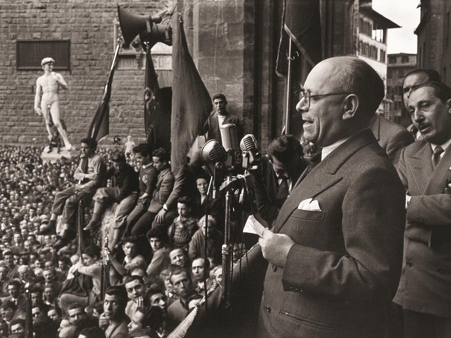 ITALY. Florence. Piazza della Signoria. Communist meeting. 1953.