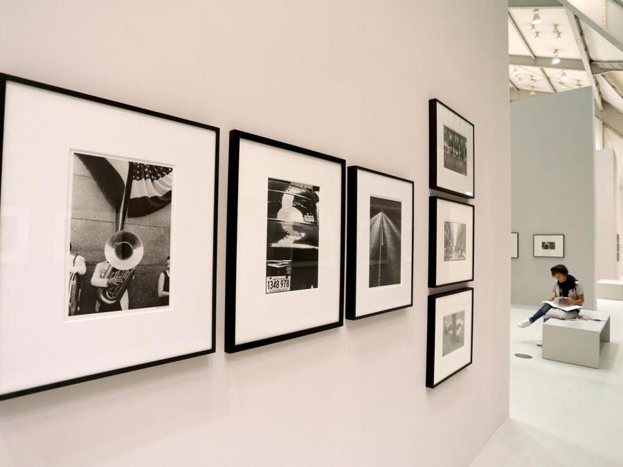 Una mostra di Robert Frank presso la  Deichtorhallen House of Photography ad Amburgo, nel 2018 (EPA/FOCKE STRANGMANN)