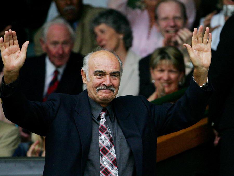 25 Giugno 2005 Sean Connerya Wimbledon (Photo by ADRIAN DENNIS / AFP)