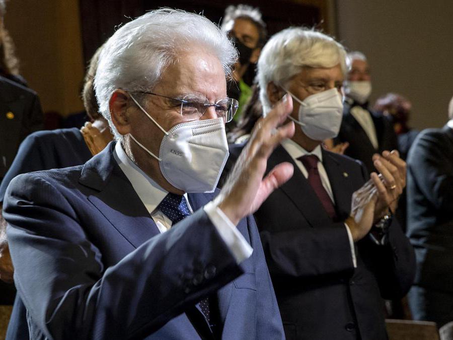 In una foto dell’Ufficio per la Stampa e la Comunicazione della Presidenza della Repubblica, il presidente della Repubblica Sergio Mattarellain occasione dell’inaugurazione della 78/ma mostra internazionale d’arte cineamatografica, Venezia 1 settembre 2021. ANSA/UFFICIO STAMPA QUIRINALE/PAOLO GIANDOTTI