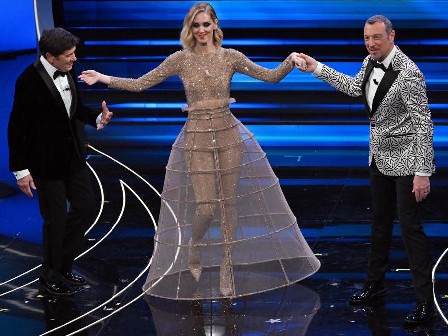 Chiara Ferragni con Amadeus e Gianni Morandi (ANSA/ETTORE FERRARI)