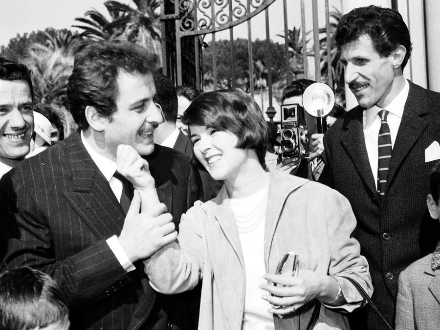 Delia Scala  con Domenico Modugno  e Ciccio Ingrassia  in un' immagine d' archivio del 1961. ANSA