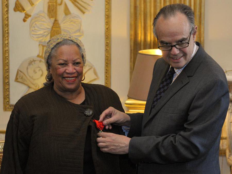 2010 Parigi. Con il ministro della Cultura, Frederic Mitterrand (Reuters)