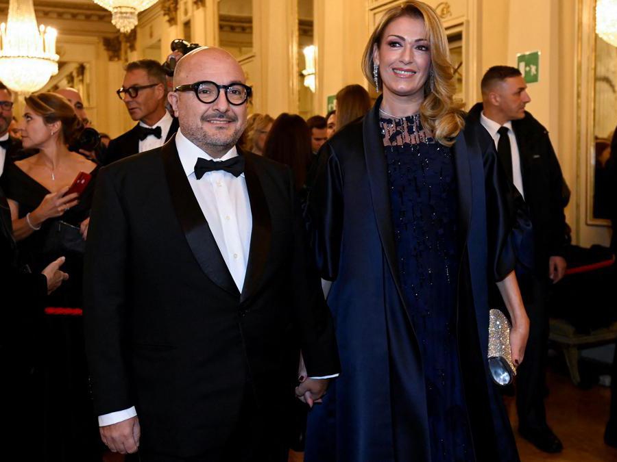 Il ministro della Cultura, Gennaro Sangiuliano con la moglie. (Reuters / Flavio Lo Scalzo)