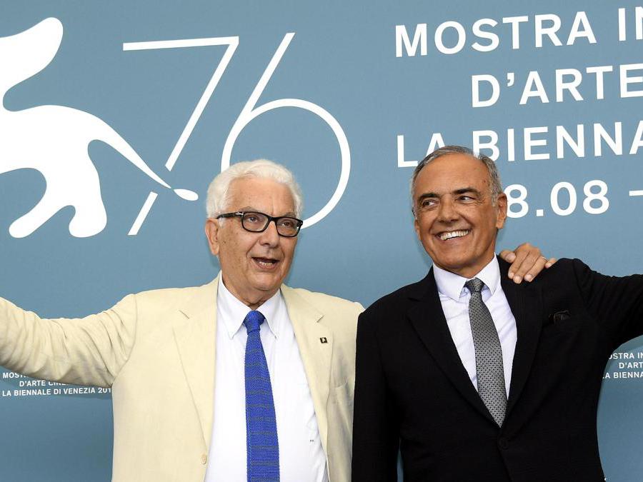 Da sinistra, il presidente della Biennale di Venezia Paolo Baratta e il direttore del Festival Alberto Barbera. (Ansa / Claudio Onorati)