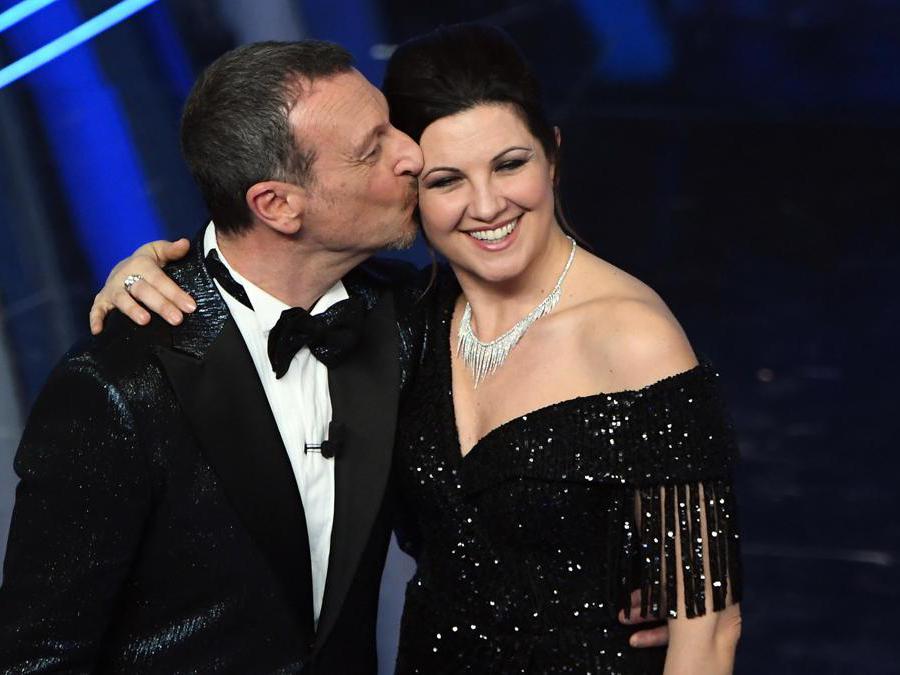 Sanremo. Amadeus con la moglie  Giovanna Civitillo (Ansa)