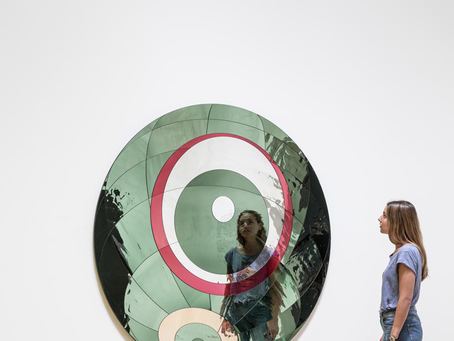 Olafur Eliasson «Glacial spherical flare» 2019. Installazione presso la «Tate Modern, Londra» (Photo: Anders Sune Berg) 2019 Olafur Eliasson