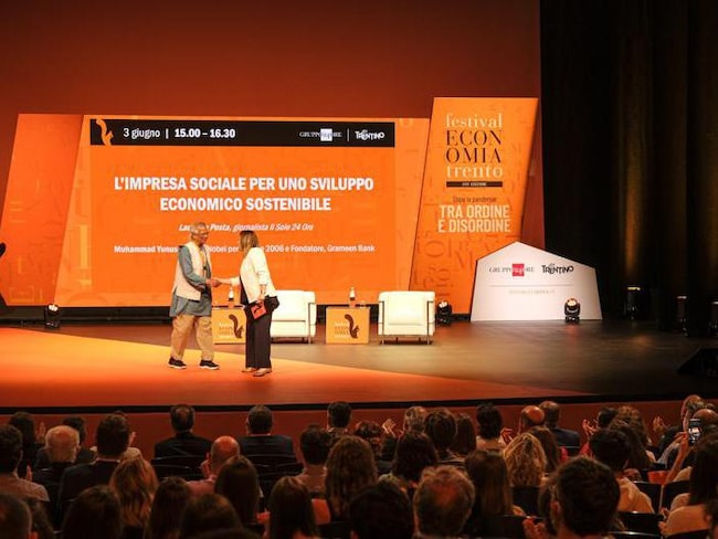 Il Nobel Yunus: “Ragazzi, costruite una nuova civiltà”