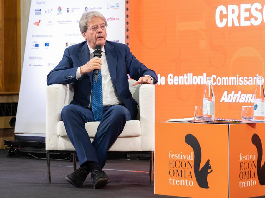 «La via europea alla crescita sostenibile». Nella foto: Paolo Gentiloni 