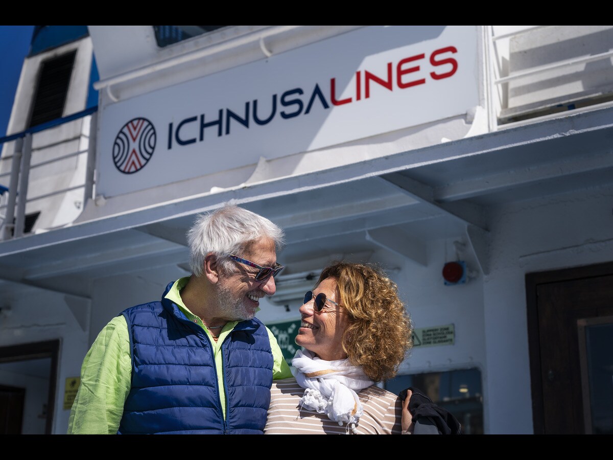 Ichnusa Lines. Sardegna e Corsica sono più vicine con Ichnusa Lines: il nostro traghetto opera tre partenze giornaliere in ciascuna direzione e il servizio è attivo dal 1°aprile al 31 ottobre. Scopri di più sul sito e sui canali Instagram e FB.