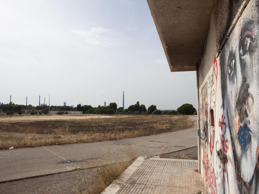 Quartiere Tamburi e desolazione (credit Rocco De Benedictis)