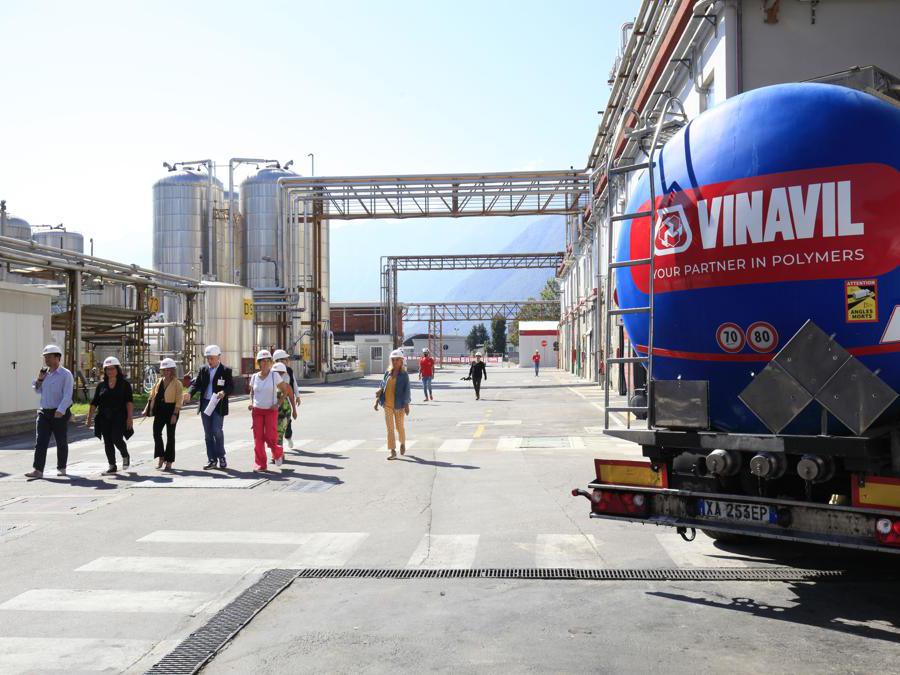 La fabbrica di Vinavil festeggia 100 anni di colla