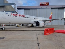 L’arrivo dell’airbus A321XLR di Iberia presso La Munoza l’hangar di Madrid