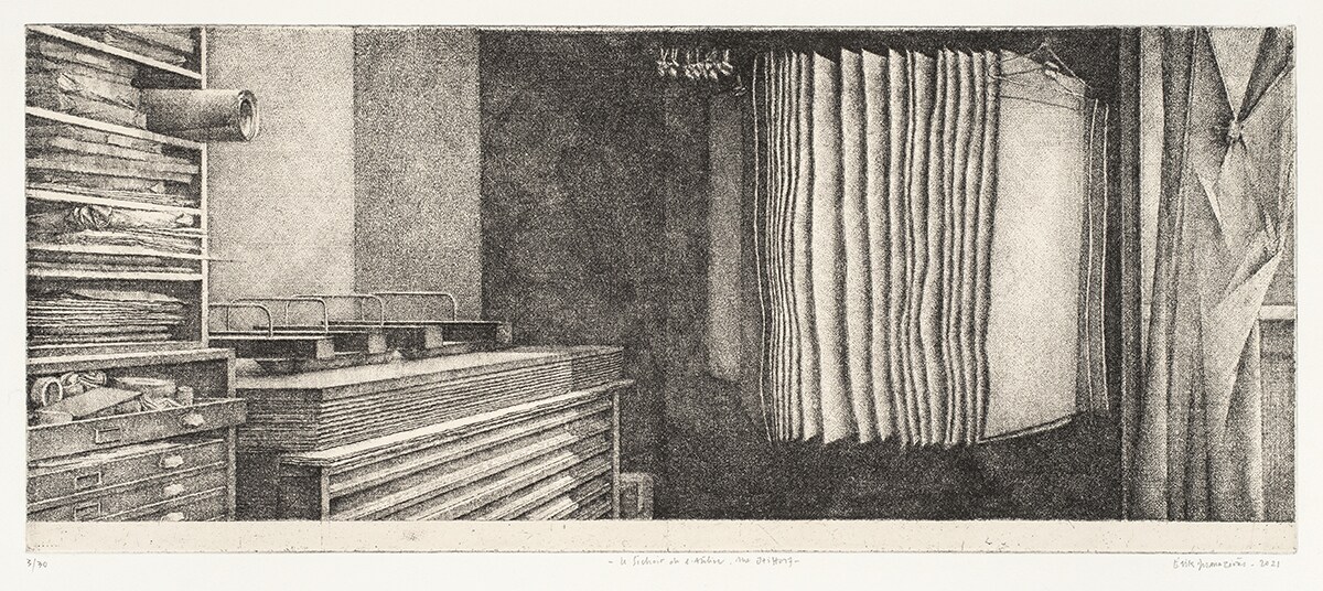 Érik Desmazières, Le Séchoir de l’atelier, rue Hittorf, 2019. Acquaforte e roulette su china. Edizione di 30 prove. 24,8 x 59,8 cm [32,3 x 71 cm]. © Galerie Documents 15, 2022.