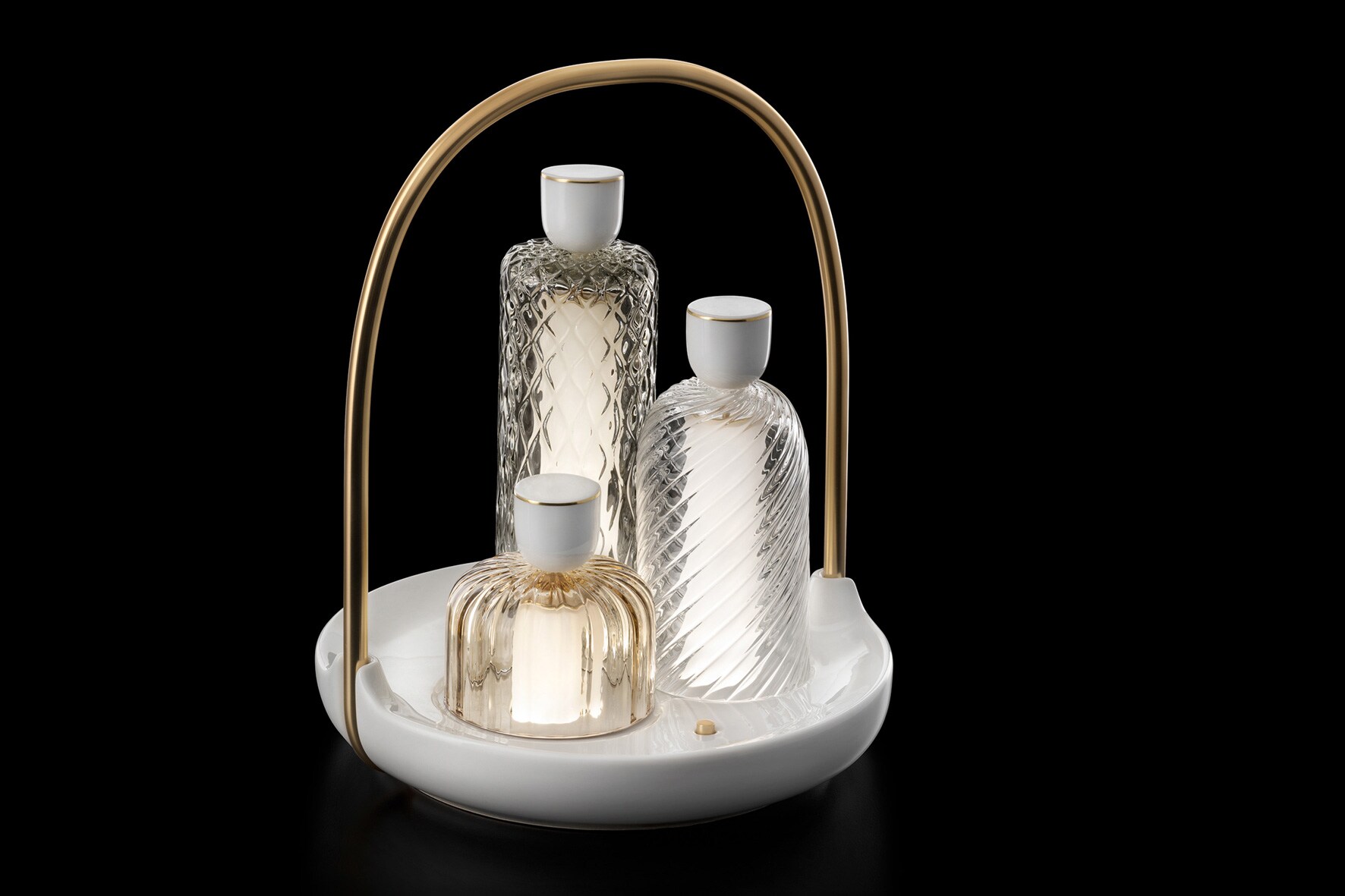 GINORI DOMUS. Lampada da tavolo Trinitas, design Luca Nichetto