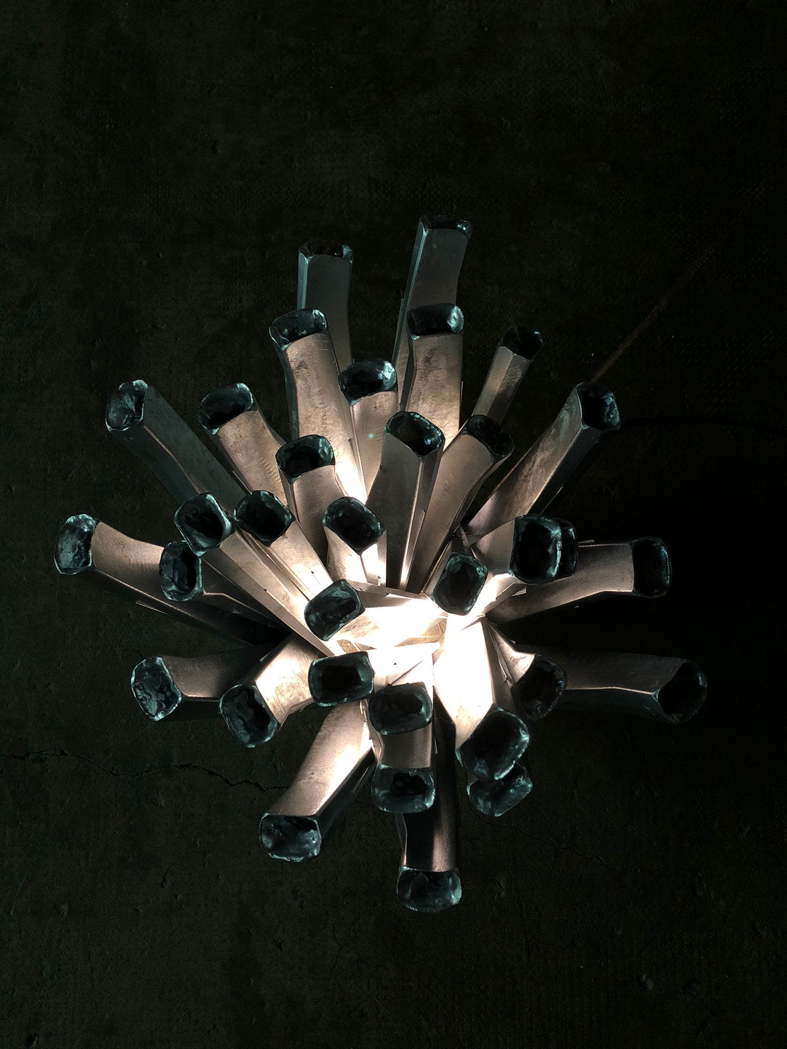 Lampada Anemone, in metallo e minispot Led integrati, LUINI12 (pezzo unico).