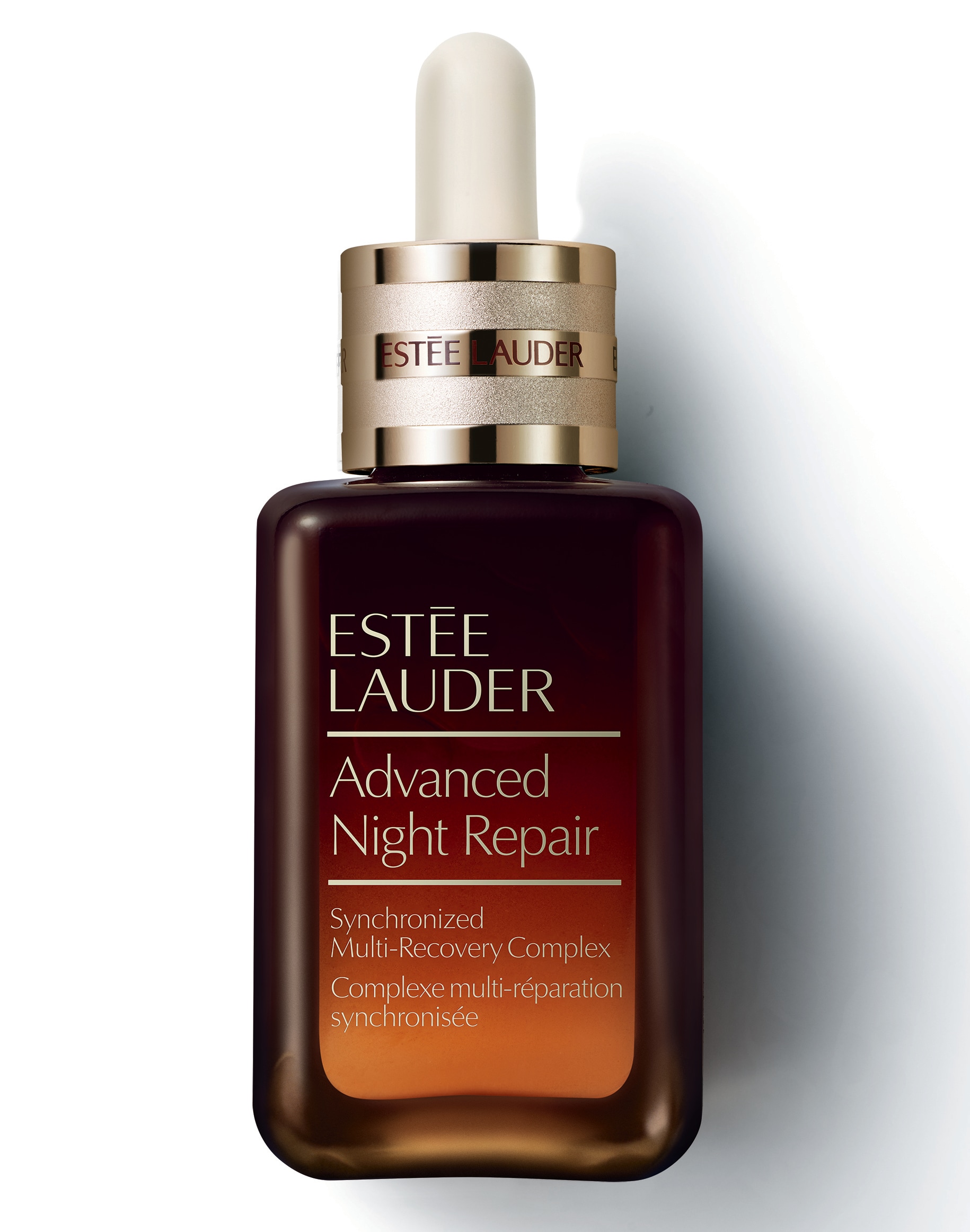 ADVANCED NIGHT REPAIR SYNCHRONIZED MULTI-RECOVERY COMPLEX Sfruttando la nuova tecnologia ChronoluxTM Power Signal, ispirata dalla scienza dell'epigenetica, questo siero di Estée Lauder brevettato fino al 2033 penetra velocemente in profondità e riduce l'aspetto dei segni di invecchiamento cutaneo. La pelle appare più liscia, radiosa e tonica. E aumenta la sua naturale capacità di rinnovamento di nuove cellule e la produzione di collagene. Funziona notte e giorno, quando si può aggiungere qualche goccia a fondotinta e bb cream (Advanced Night Repair Synchronized Multi-Recovery Complex di Estée Lauder, 50 ml, 135 euro).