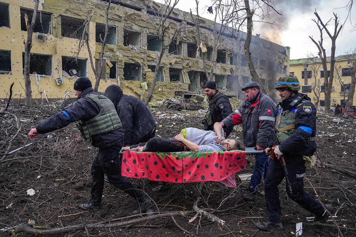 The Siege of Mariupol (@Evgeniy Malotetka)
