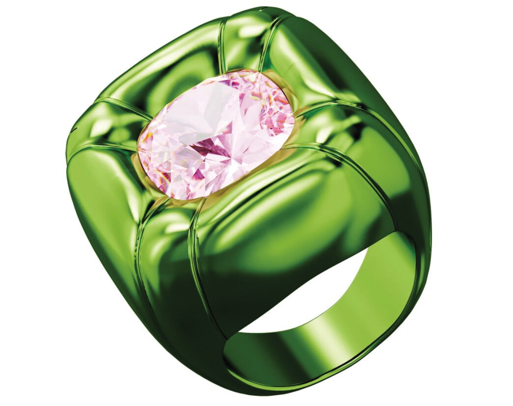 Villa Milano. Anello chevalier in oro rosa satinato e tormalina ottagonale.