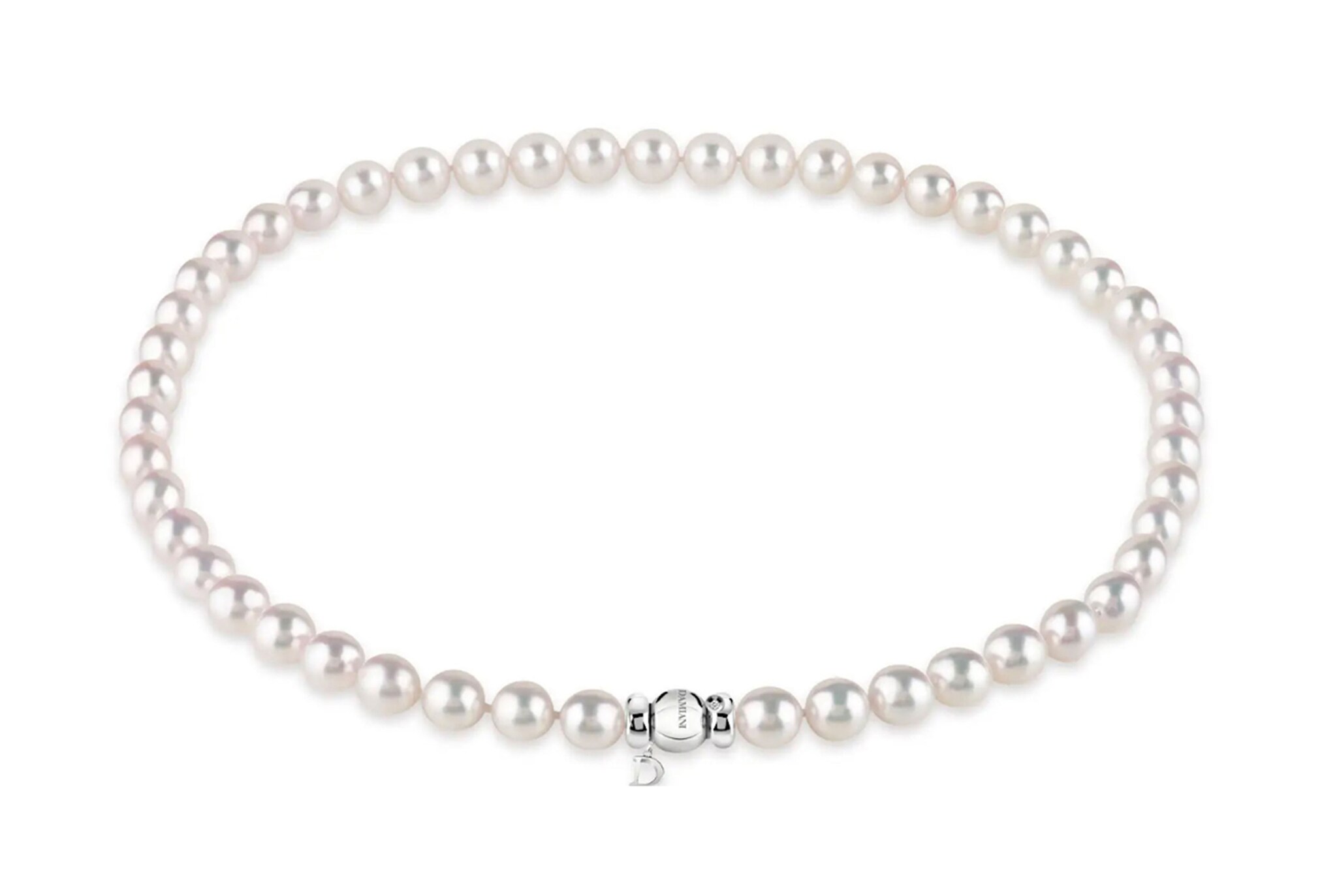 Damiani. Eleganza classica per questo girocollo in perle pure white con chiusura a sfera in oro bianco.