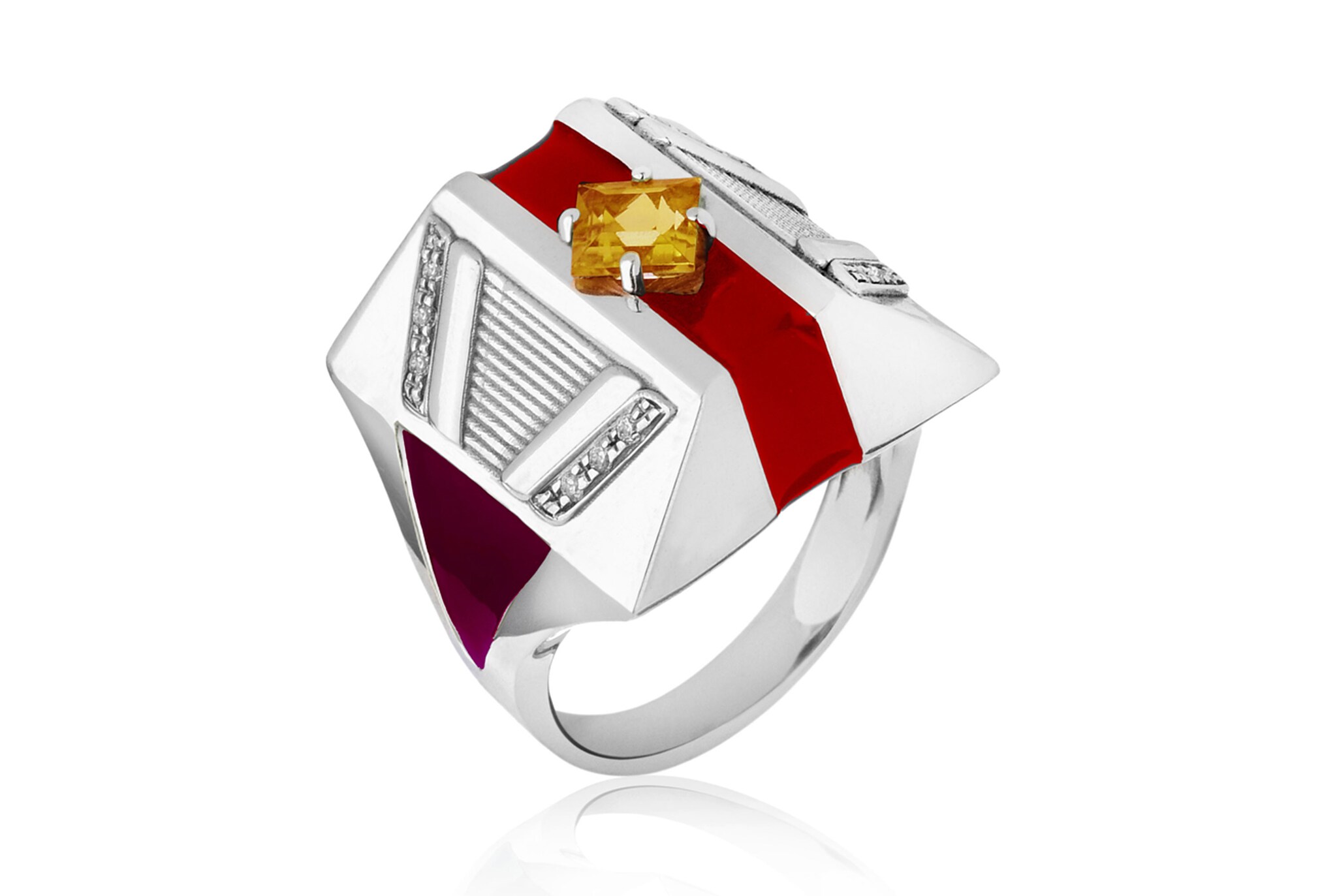 Luca Cantarelli. Anello chevalier in argento e smalto con zaffiro giallo centrale e quarzi.