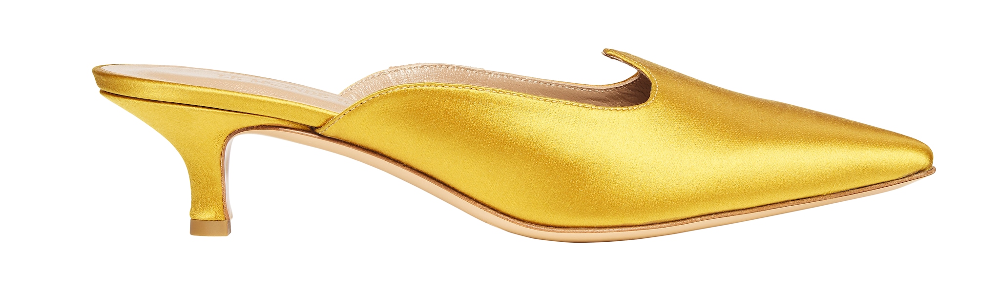 Ciabattina con tacco in raso di seta, LE MONDE DE BERYL (435 €). 