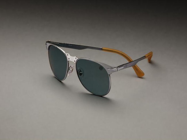 Stone Island si allea con Persol e tornano gli anni '70