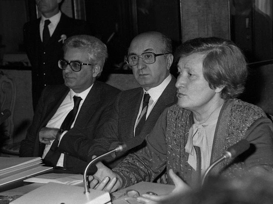 Sergio Mattarella. Ciriaco De Mita  e Tina Anselmi in una foto del 1989. ANSA