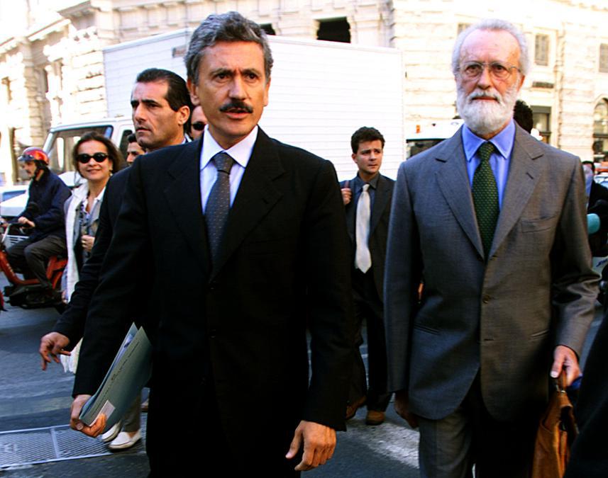  Il Presidente del Consiglio Massimo D'Alema accompagnato da Eugenio Scalfari (Schiavella/Ansa) 
