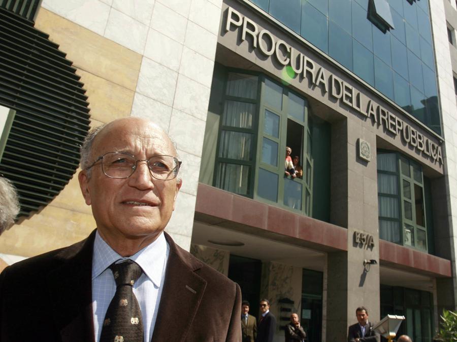 Napoli  2007 - Procura della Repubblica - Il capo ufficio indagini della Figc Francesco Saverio Borrelli  (Fotogramma)