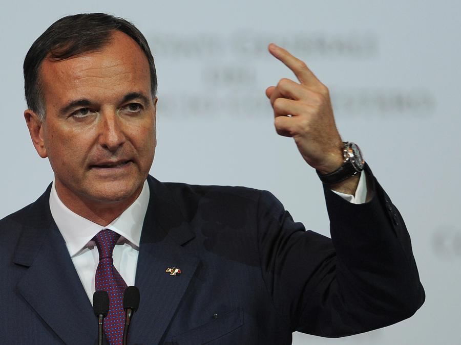 Il ministro degli Affari Esteri Franco Frattini durante il suo intervento agli Stati Generali del Commercio con l'Estero, Roma, 28 ottobre 2011.  (Ansa/Maurizio Brambatti)