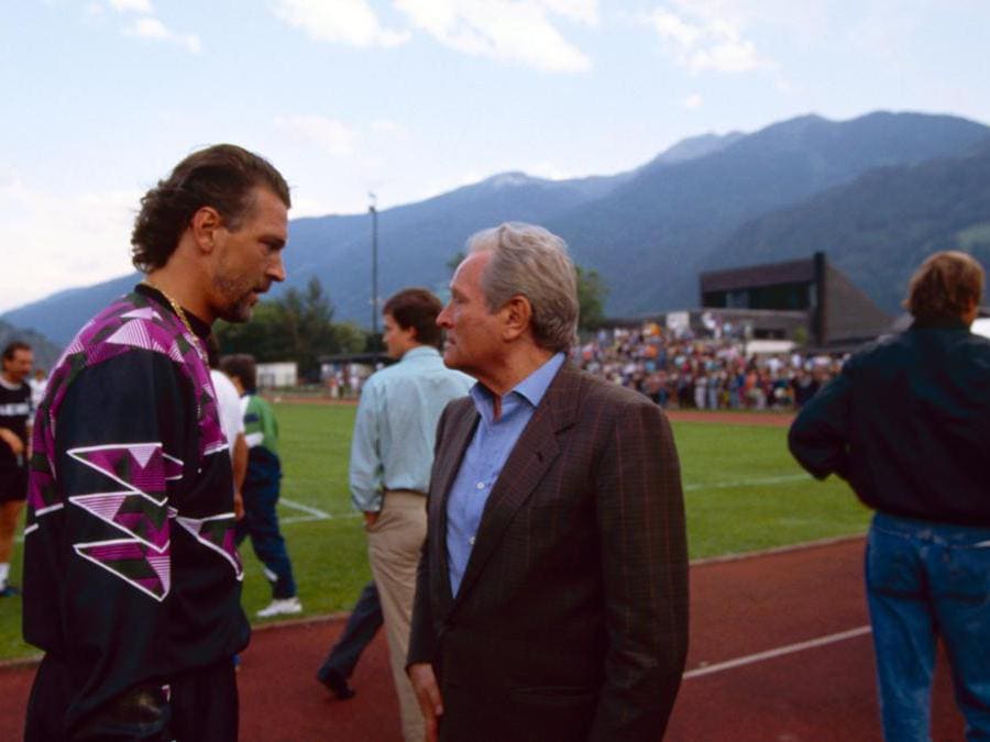 Giampiero Boniperti e Stefano Tacconi (Juventus FC - Archive/Juventus FC via Getty Images)