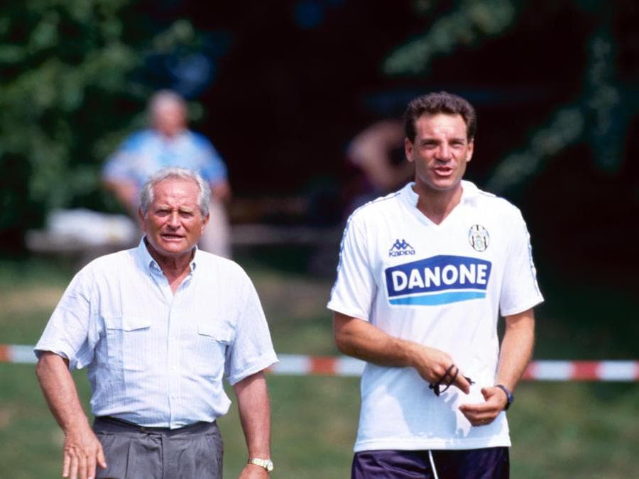 Giampiero Boniperti con Sergio Brio nel 1992 (Juventus FC - Archive/Juventus FC via Getty Images)