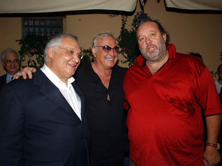 Nella foto: Giampiero Galeazzi in compagnia di Cesare Lanza e Franco Califano  (LaPresse)