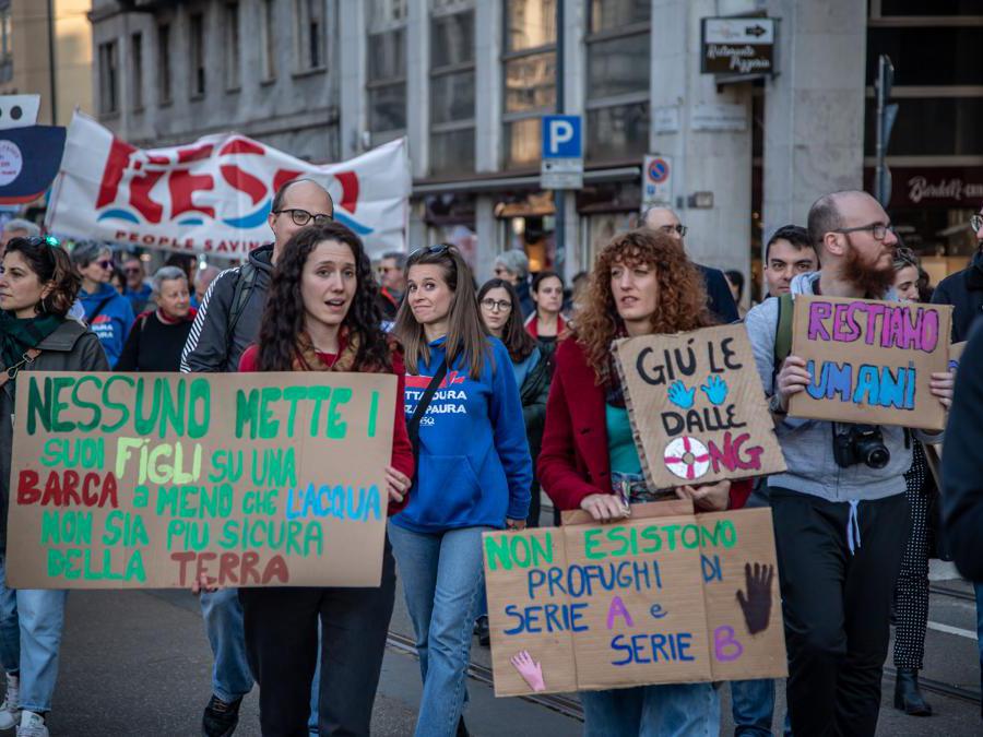 Milano. Corteo contro le politiche del governo sui migranti  (LaPresse/Claudio Furlan)s