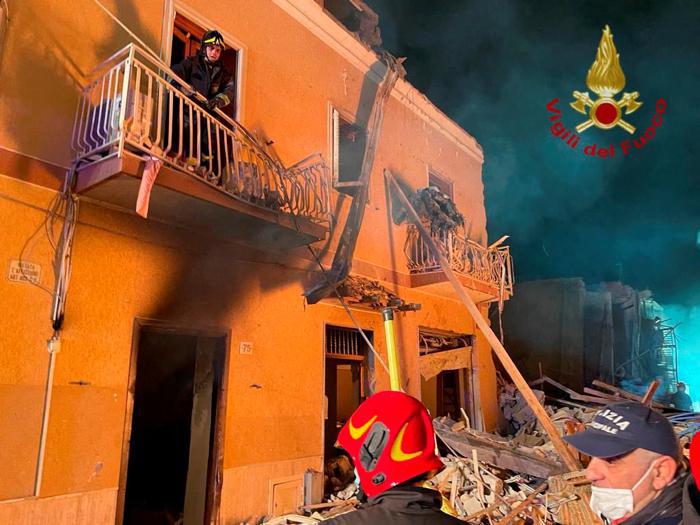 Esplosione in provincia di Agrigento, tre palazzine distrutte
