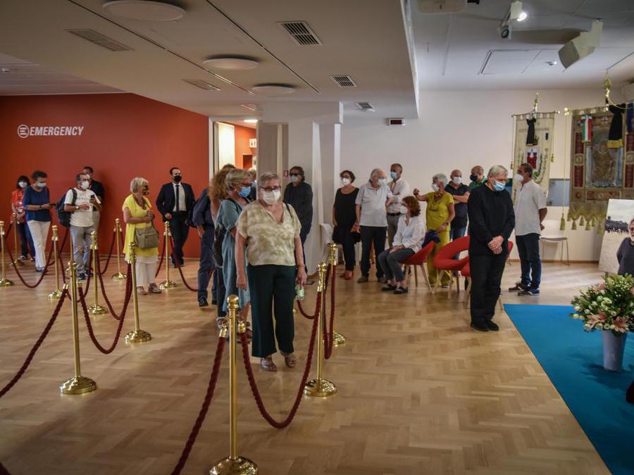 Sede di Emergency - camera ardente per Gino Strada ANSA/MATTEO CORNER