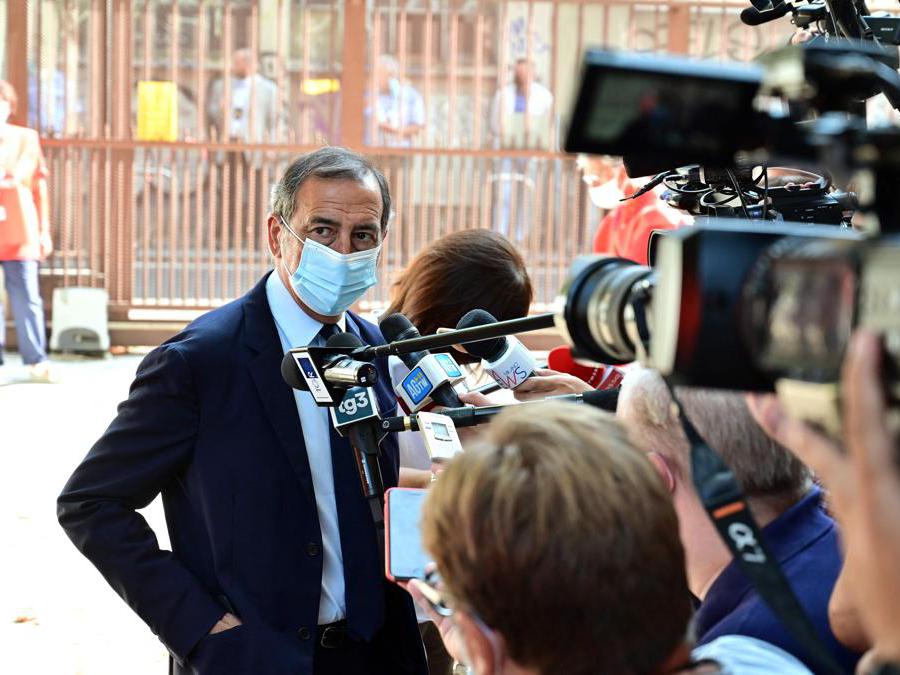 Giuseppe Sala alla camera ardente per Gino Strada nella sede di Emergency ANSA/MATTEO CORNER