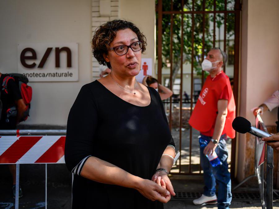 Milano , Camera ardente di Gino Strada presso la sede di Emergency in via santa croce Nella foto: presidente di Emergency Rossella Miccio Photo Claudio Furlan/LaPresse 