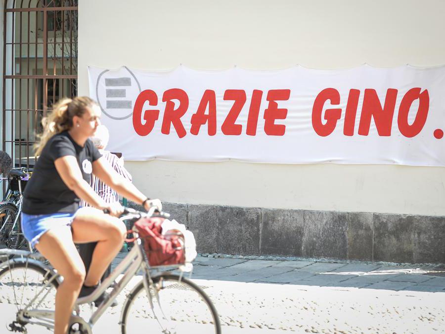 Milano , Camera ardente di Gino Strada presso la sede di Emergency in via santa croce Photo Claudio Furlan/LaPresse 