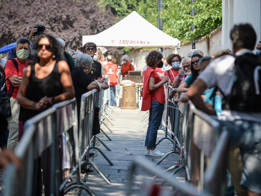 21 Agosto 2021 Milano , Camera ardente di Gino Strada presso la sede di Emergency in via santa croce Photo Claudio Furlan/LaPresse 