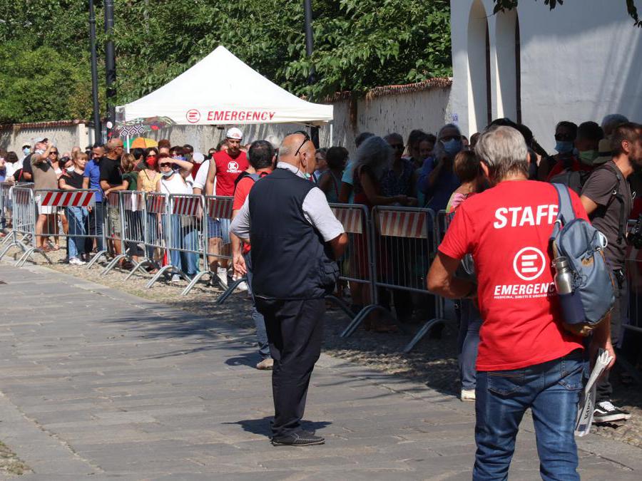 Sede di Emergency - camera ardente per Gino Strada