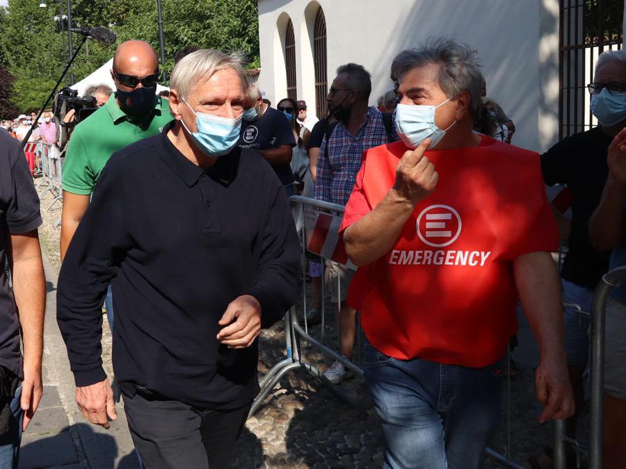 Sede di emergency - camera ardente per Gino Strada - Don Ciotti e Mario Capanna 