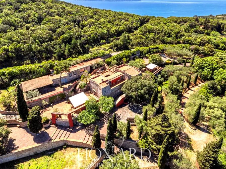 Courtesy by Lionard Luxury Estate 