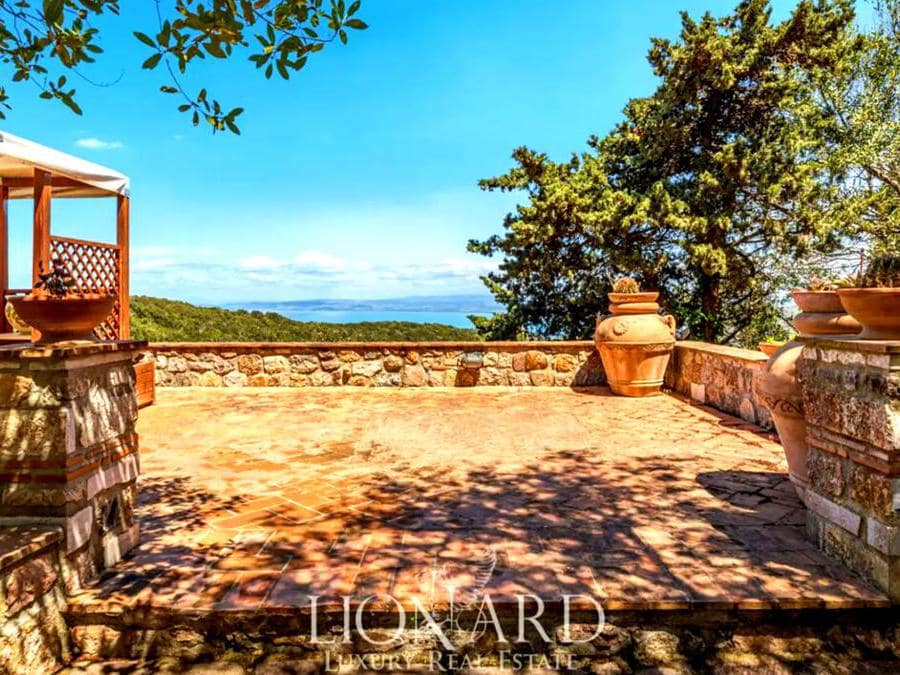 Courtesy by Lionard Luxury Estate 