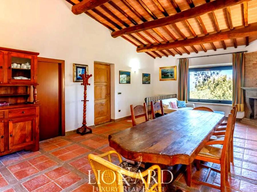 Courtesy by Lionard Luxury Estate 