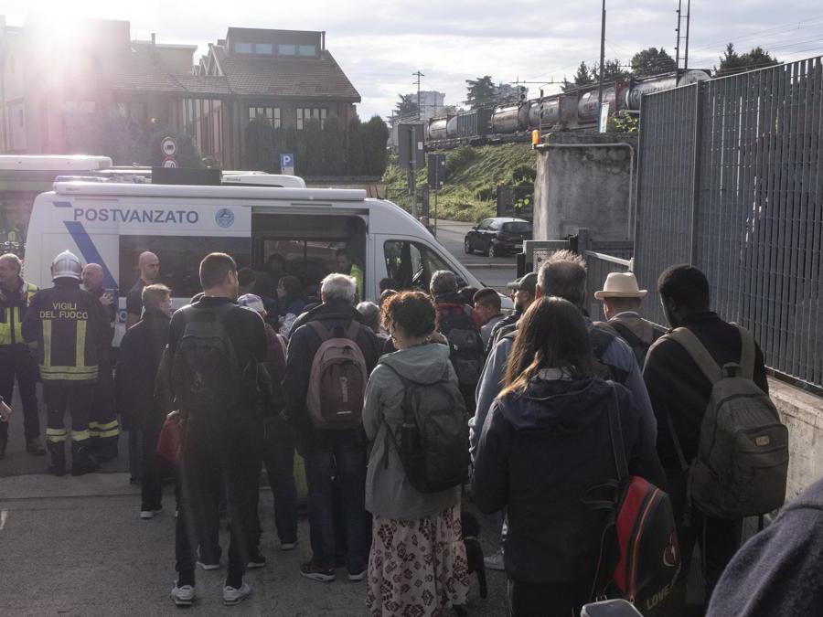 Viale Sarca, Fulvio testi. Deragliamento di un treno a seguito dell'impatto con un vagone merce. Nessuna vittima. - Cronaca- Milano, Italia - Venerdì 13 settembre 2024. (Foto Alessandro Cimma/Lapresse)