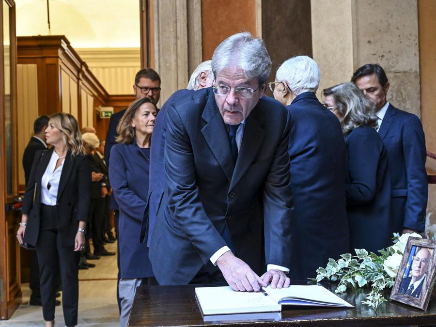 Paolo Gentiloni, Commissario europeo economia
