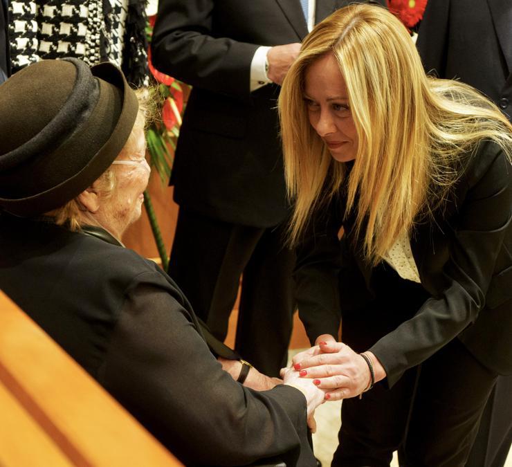Il Presidente Giorgia Meloni saluta Clio Napolitano