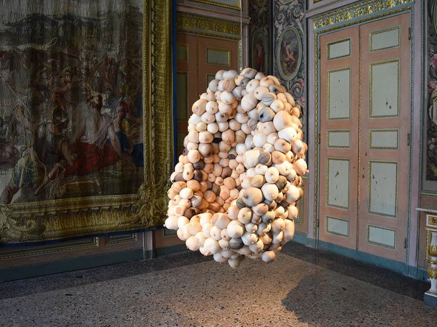 Sarah Lucas, Mumum